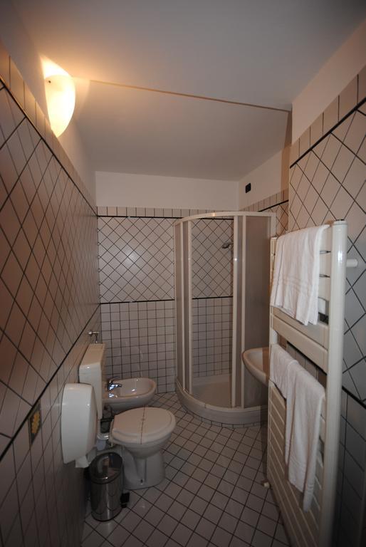 Hotel Sole Sesto Calende Ruang foto