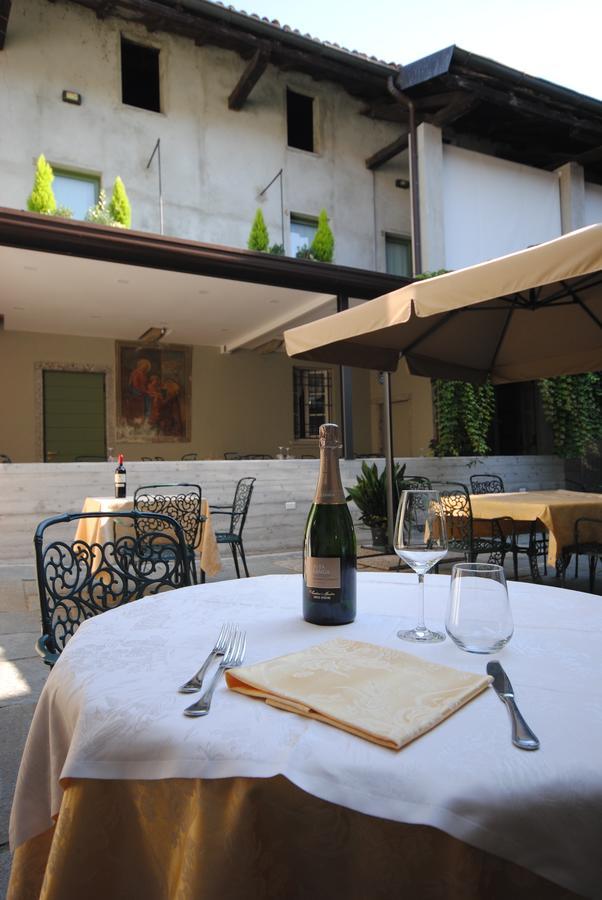 Hotel Sole Sesto Calende Bagian luar foto